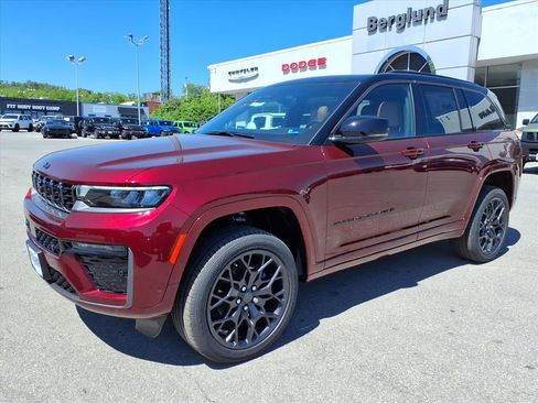 New 2026 Jeep Grand Cherokee Summit AWD/4WD image 8