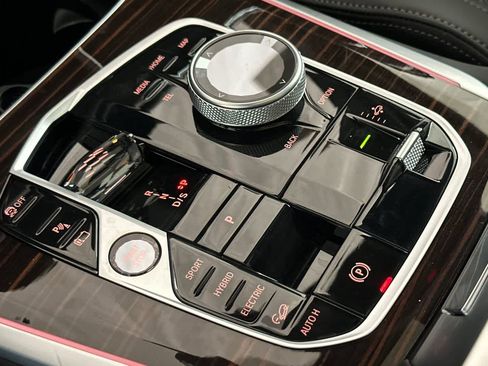 New 2026 BMW X5 xDrive50e w/ Executive Package image 22