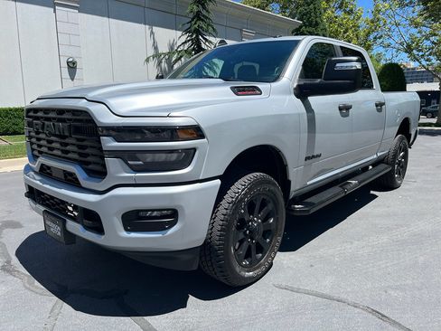 Used 2026 RAM 2500 Big Horn AWD/4WD image 2