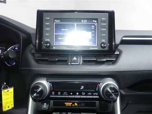 Used 2021 Toyota RAV4 LE image 37