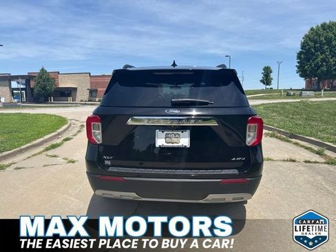 Used 2023 Ford Explorer XLT w/ Equipment Group 202A AWD/4WD image 5