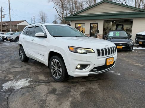 Used 2019 Jeep Cherokee Overland w/ Technology Group image 7