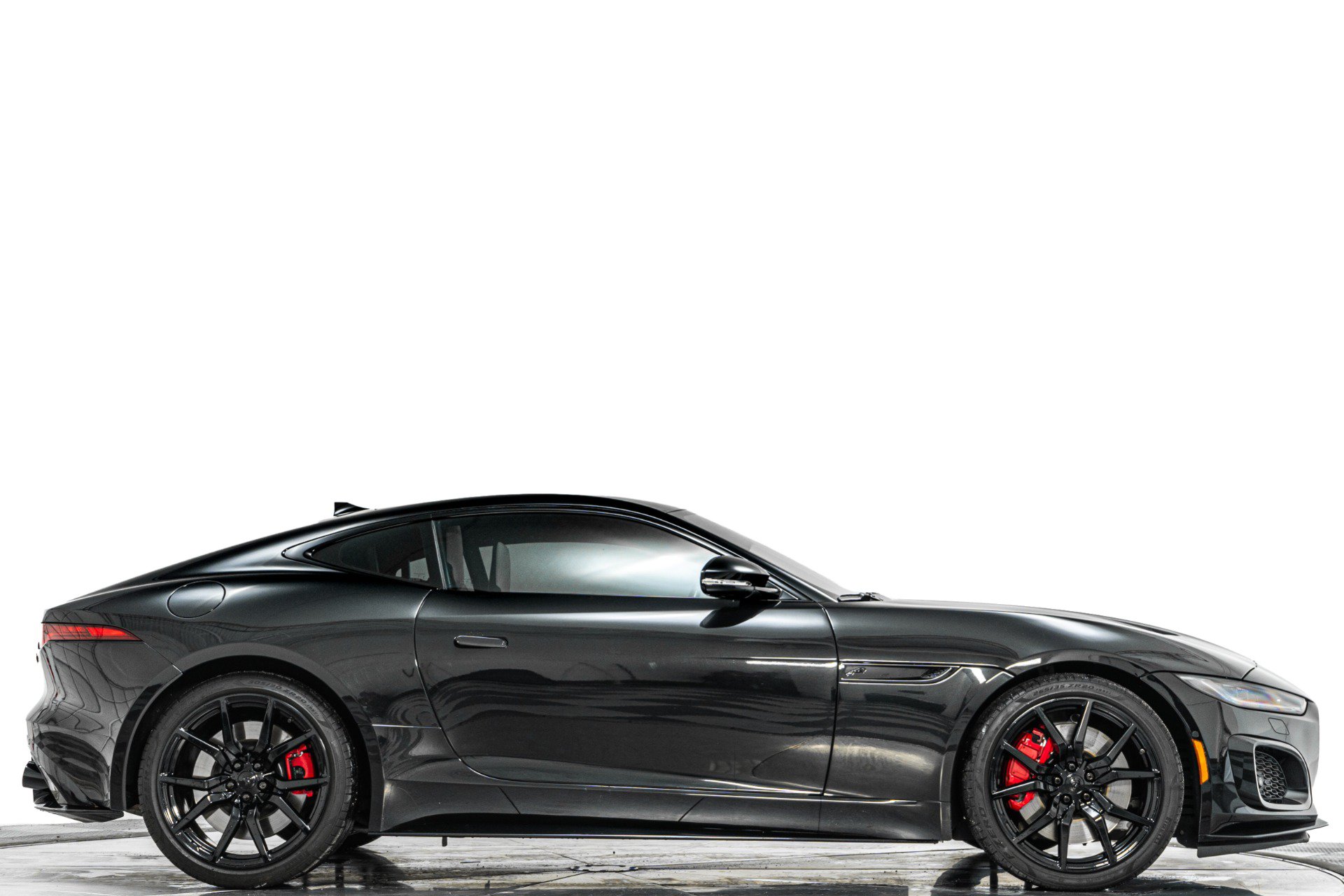 Used 2023 Jaguar F-TYPE R AWD/4WD image 2
