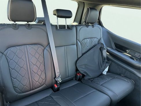 Used 2024 Jeep Grand Wagoneer Series III image 16