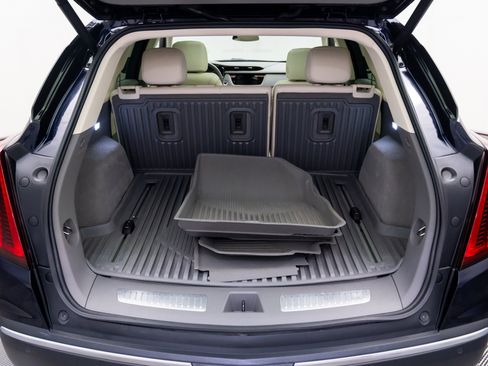 Certified 2022 Cadillac XT5 Premium Luxury w/ LPO, Floor Liner Package image 33