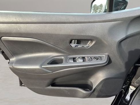 Used 2023 Nissan Versa SV image 17