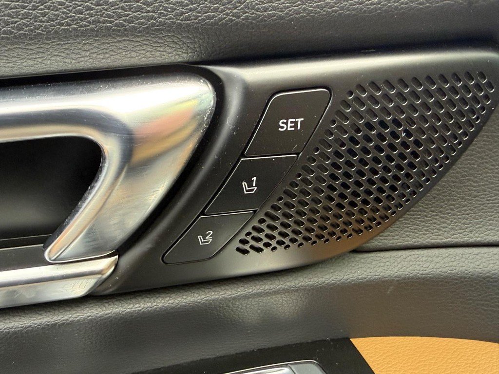 Used 2021 Kia Telluride SX w/ Nightfall Edition Package AWD/4WD image 16