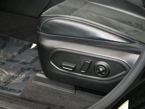 Used 2021 Jeep Grand Cherokee L Laredo image 12