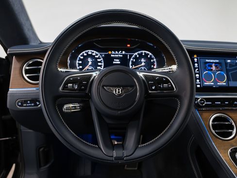 Used 2024 Bentley Continental GT image 44