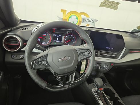 Certified 2024 Chevrolet Trax RS w/ Sunroof Package FWD image 14