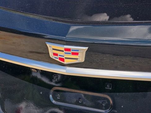 Used 2025 Cadillac XT5 Luxury FWD image 5