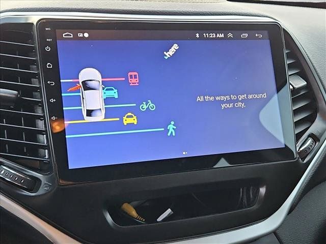 Used 2018 Jeep Cherokee Latitude FWD image 13