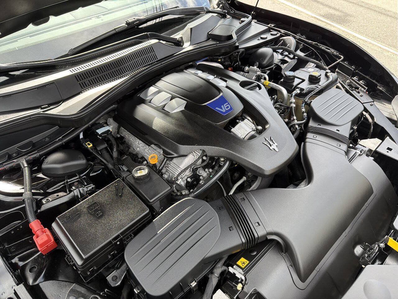Used 2015 Maserati Ghibli S Q4 AWD/4WD image 17