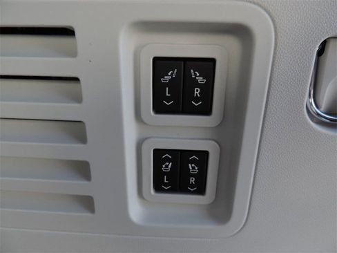 New 2026 Buick Enclave Avenir image 15