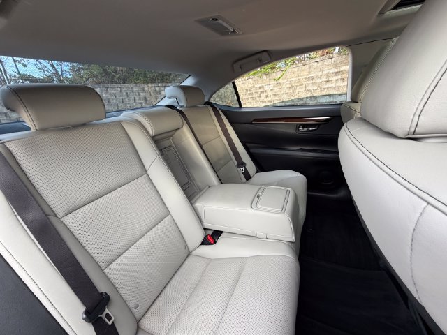 Used 2014 Lexus ES 350 w/ Premium Package FWD image 37
