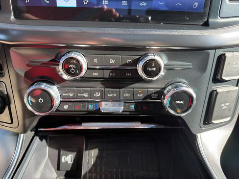 Used 2022 Ford F150 Platinum w/ Equipment Group 701A High image 32