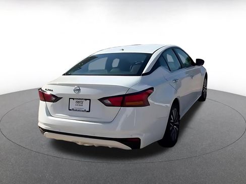 Used 2025 Nissan Altima 2.5 SV FWD image 14