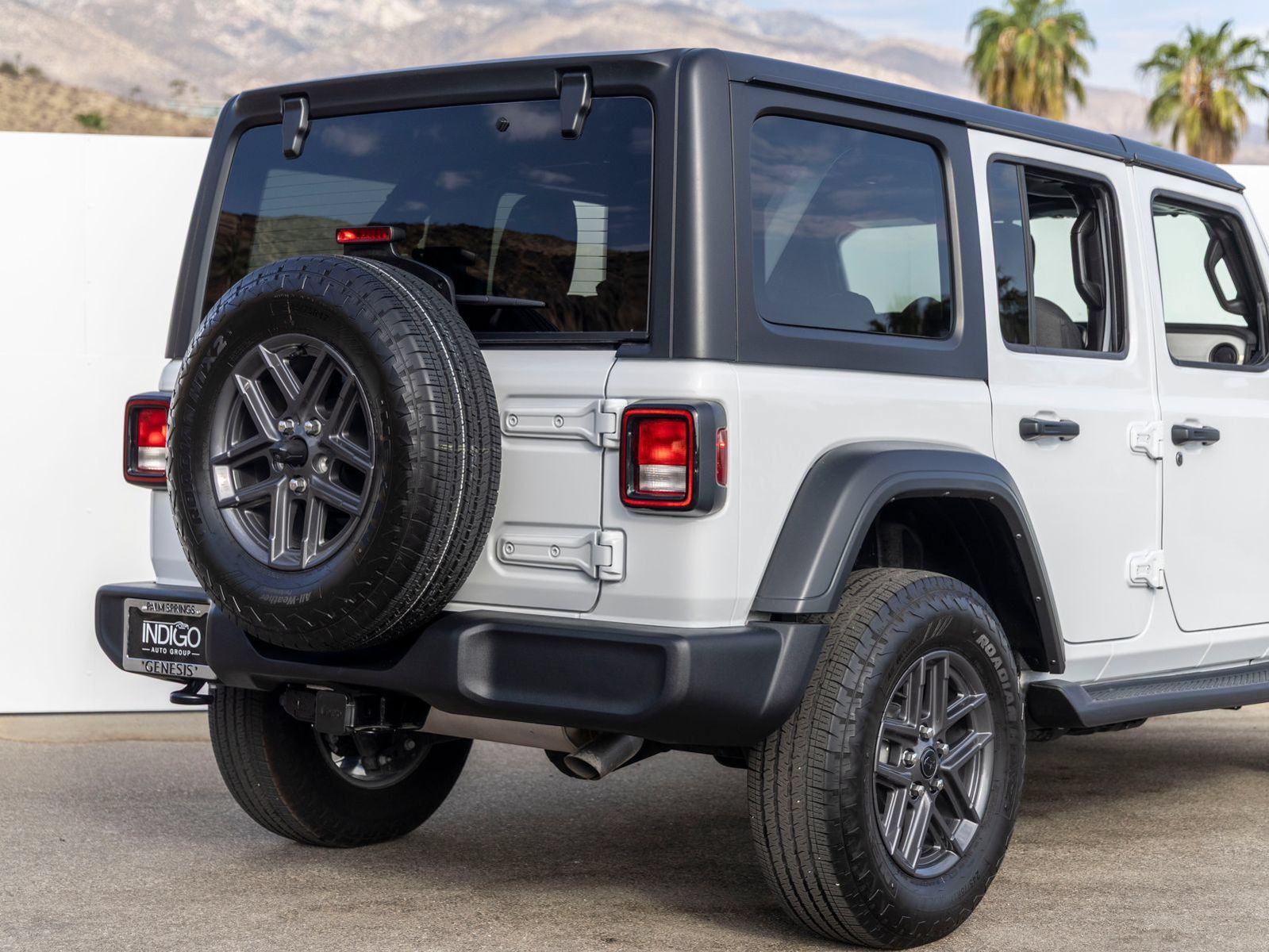 Used 2025 Jeep Wrangler Unlimited Sport AWD/4WD image 13
