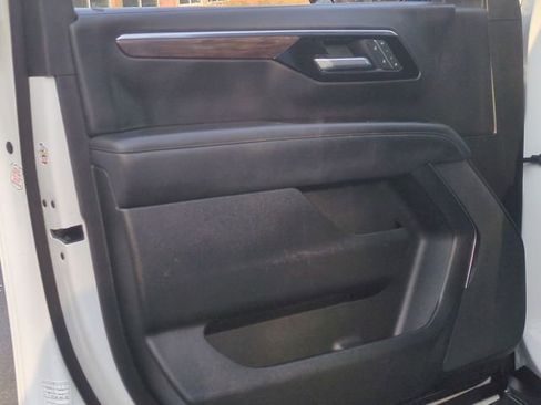 Used 2025 Chevrolet Tahoe LT image 30