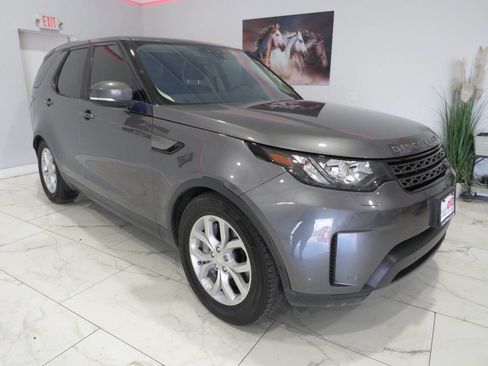 Used 2018 Land Rover Discovery SE AWD/4WD image 2
