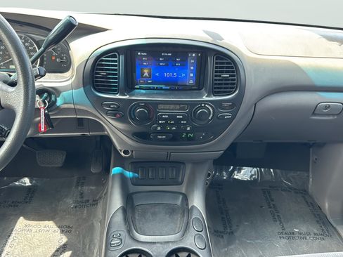 Used 2006 Toyota Sequoia SR5 RWD image 16