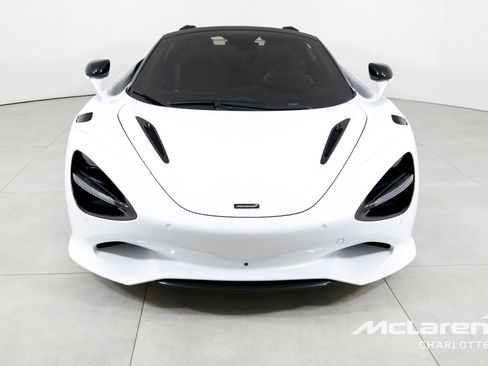Used 2024 McLaren 750S Spider image 5