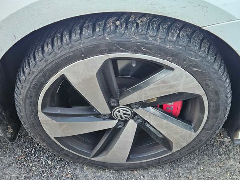 Used 2019 Volkswagen GTI SE image 6