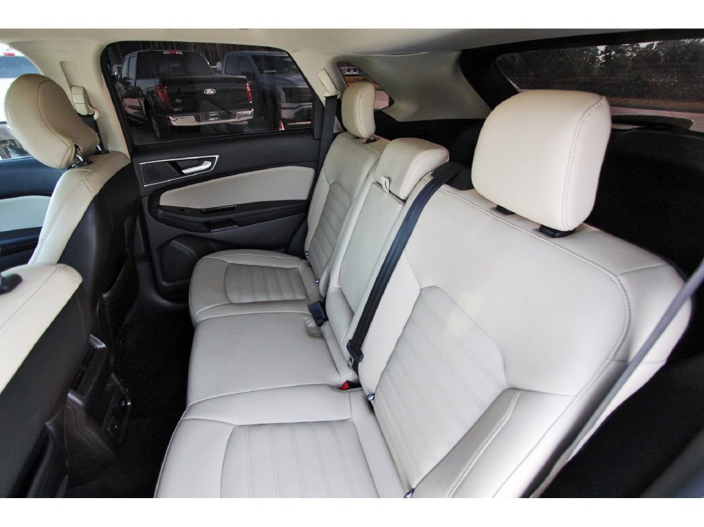 Used 2019 Ford Edge SEL w/ Equipment Group 201A FWD image 13