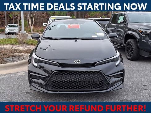 Used 2024 Toyota Corolla SE image 3