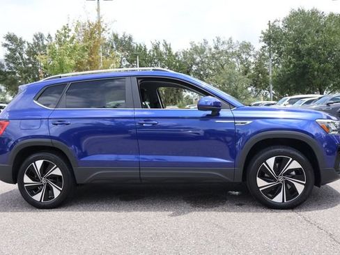 Certified 2024 Volkswagen Taos SE w/ Panoramic Sunroof Package AWD/4WD image 10