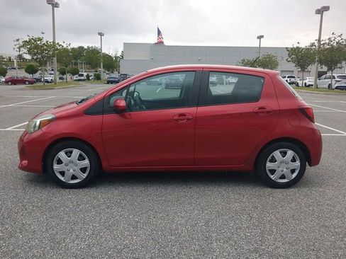 Used 2017 Toyota Yaris L image 7