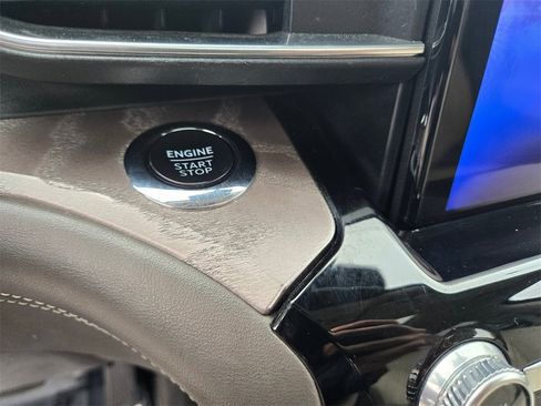 Used 2022 Ford Explorer Platinum w/ Equipment Group 601A image 19