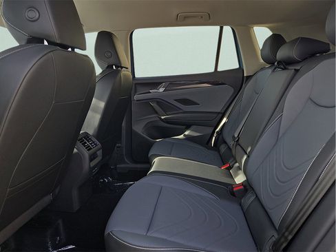 New 2026 Volkswagen Tiguan SE image 11