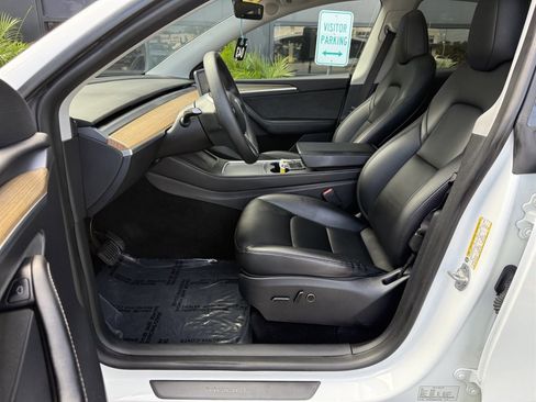 Used 2023 Tesla Model Y Long Range image 13