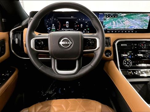 Used 2025 Nissan Armada Platinum Reserve AWD/4WD image 6