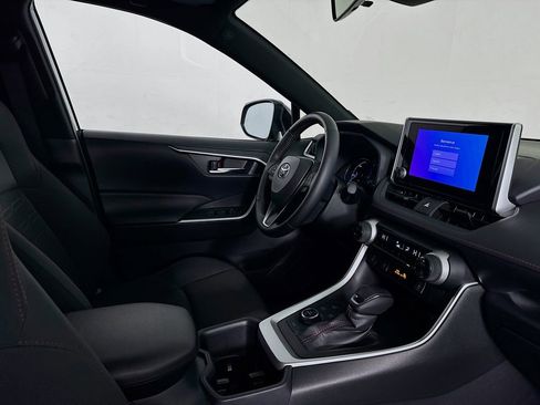 Used 2024 Toyota RAV4 SE w/ Weather & Moonroof Package image 32