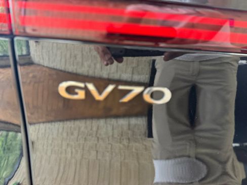 Used 2025 Genesis GV70 3.5T Sport w/ Sport Advanced Package AWD/4WD image 20