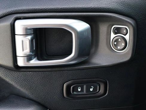 Used 2018 Jeep Wrangler Unlimited Rubicon image 8