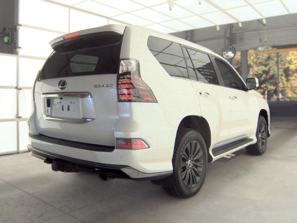 Used 2023 Lexus GX 460 Premium w/ Accessory Package AWD/4WD image 6