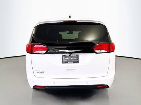 New 2026 Chrysler Voyager LX image 6