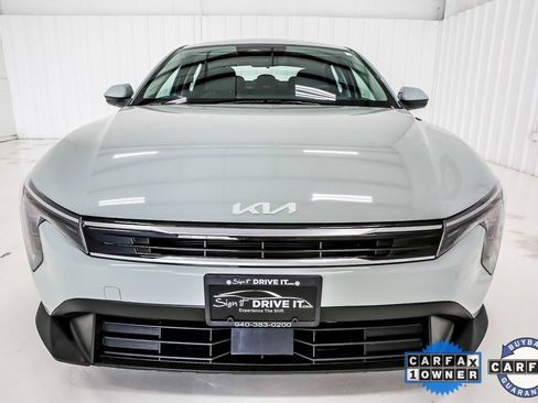 Used 2025 Kia K4 EX image 11