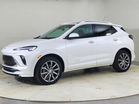 Used 2026 Buick Encore GX Avenir w/ Avenir Technology Package image 3