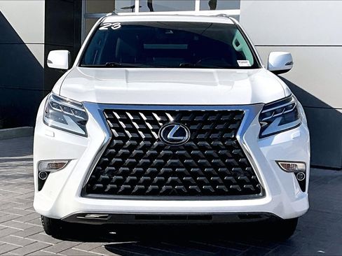 Used 2023 Lexus GX 460 Premium w/ Premium Package AWD/4WD image 2