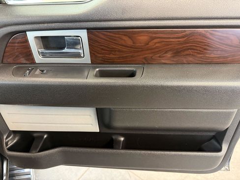 Used 2012 Ford F150 Lariat w/ Lariat Chrome Pkg image 23