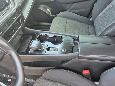Used 2021 Nissan Rogue S FWD image 22