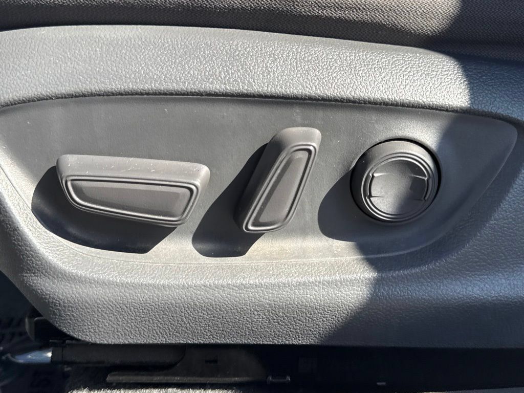 Used 2019 Toyota Camry LE w/ Protection Package (Q2) FWD image 21