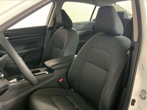 Used 2025 Nissan Altima 2.5 SV image 22