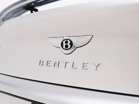 Used 2024 Bentley Continental GT image 28