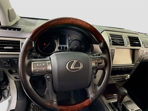 Used 2018 Lexus GX 460 image 5
