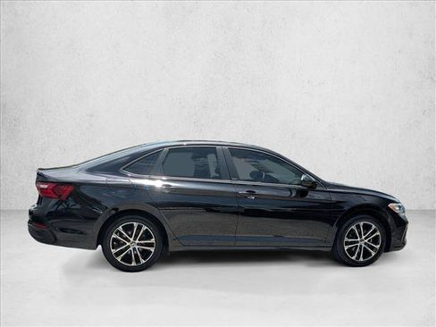 Used 2024 Volkswagen Jetta Sport FWD image 4